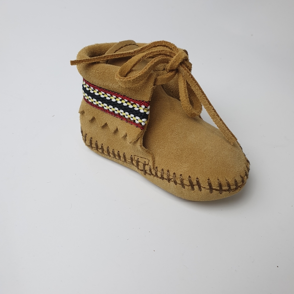 Minnetonka moccasin infant leather detail braid stitching fringe tie closure 1